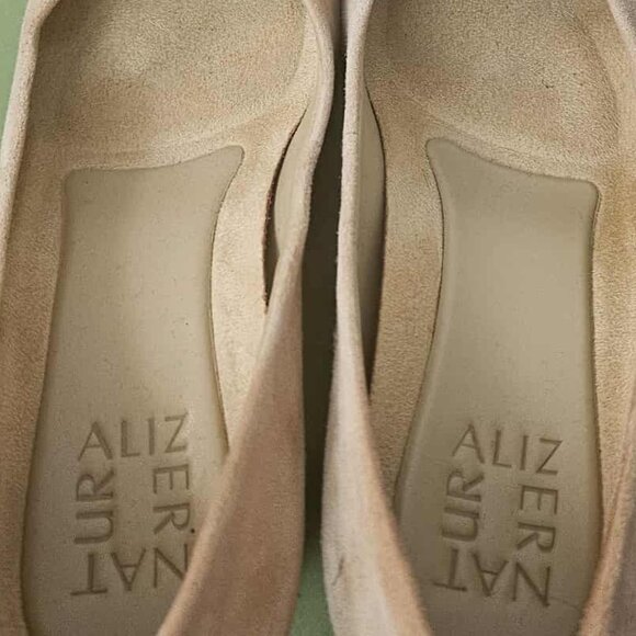Naturalizer Suede Heel Size 6N - Picture 4 of 7